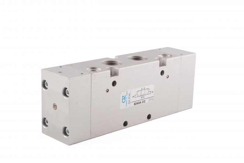 Solenoid valve  5243A CC, 5/3, 1/2"